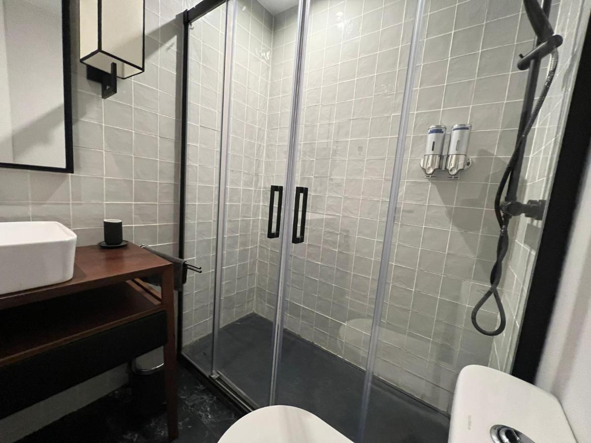 Realbites Accommodations Madrid Extérieur photo